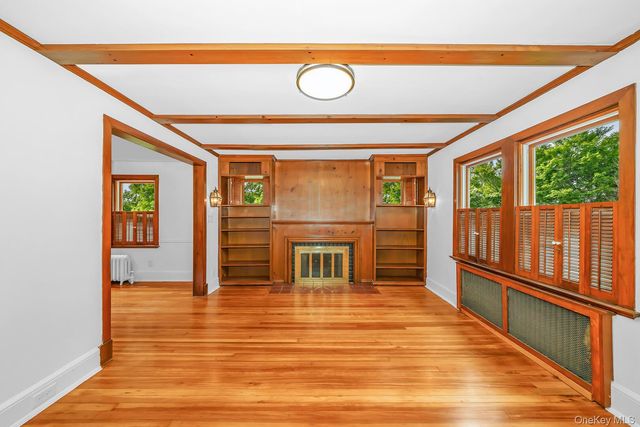 72 Park Avenue, Port Washington, NY 11050