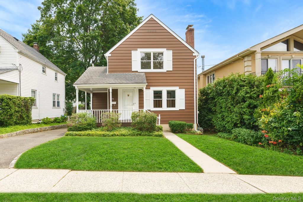 72 Park Avenue, Port Washington, NY 11050