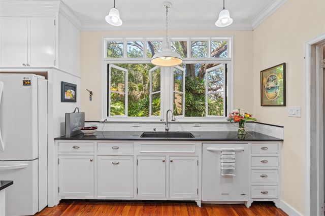 825 Alamanda Street, Boca Raton, FL 33486