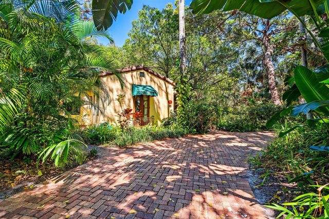 825 Alamanda Street, Boca Raton, FL 33486