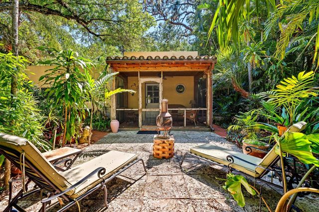 825 Alamanda Street, Boca Raton, FL 33486