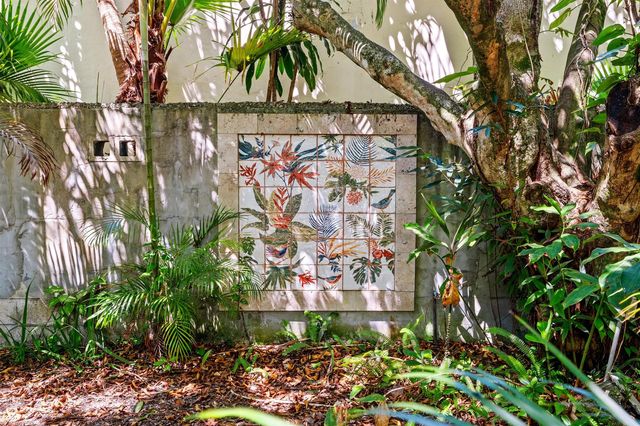 825 Alamanda Street, Boca Raton, FL 33486
