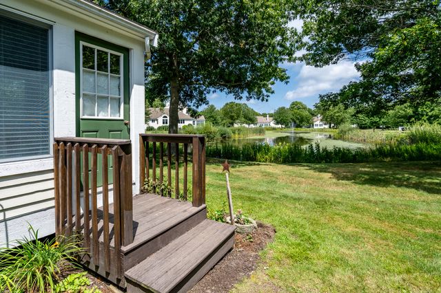 7 Ironwood Path, Mashpee, MA 02649