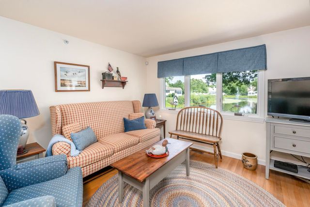 7 Ironwood Path, Mashpee, MA 02649