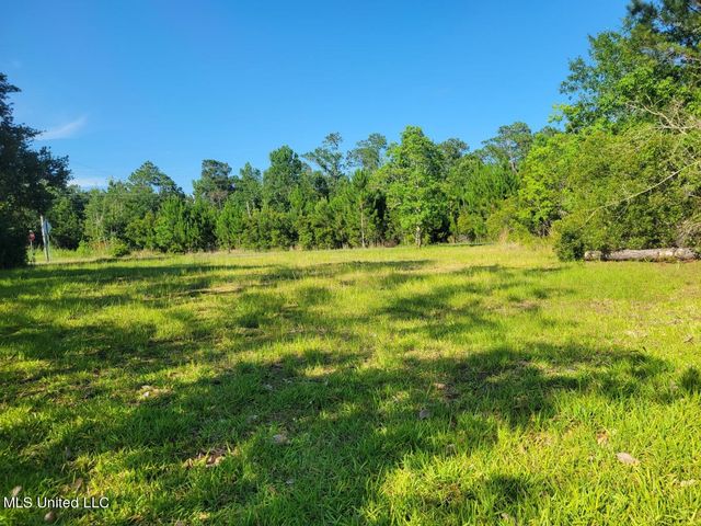 350 Loulu Place, Diamondhead, MS 39525