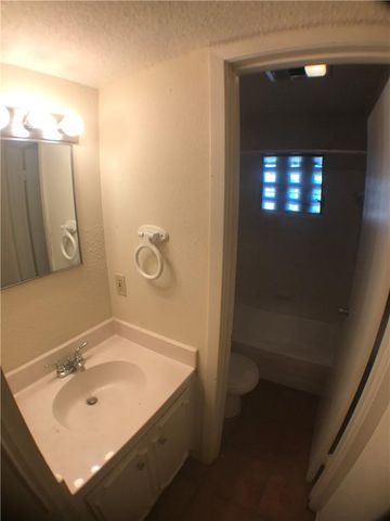 2610 Salado ST 210, Austin, TX 78705