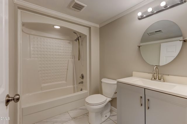 2202 Huntington Road E5, Burlington, NC 27215