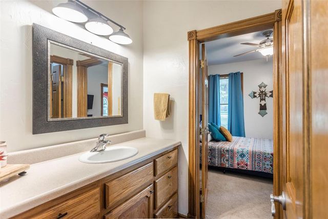 1400 E Eagle Nest Terrace, Mustang, OK 73064