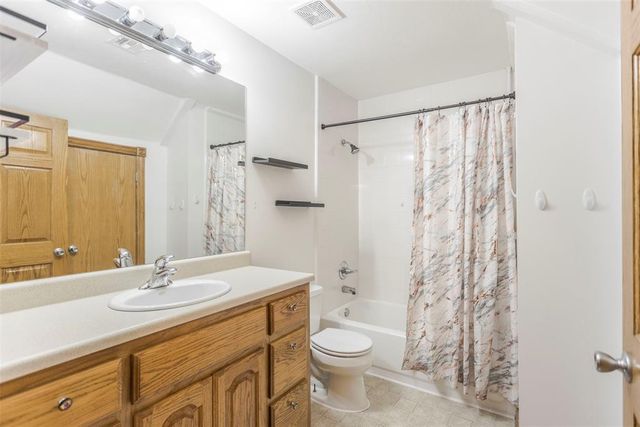 1400 E Eagle Nest Terrace, Mustang, OK 73064