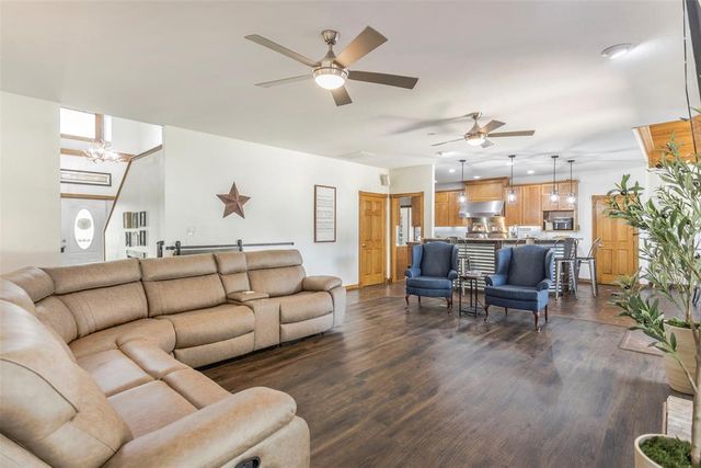 1400 E Eagle Nest Terrace, Mustang, OK 73064