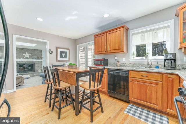 120 LAKEVIEW DR, Exton, PA 19341