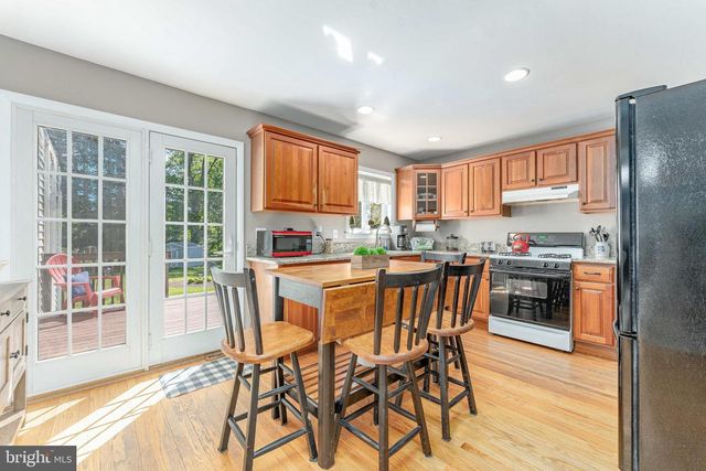 120 LAKEVIEW DR, Exton, PA 19341