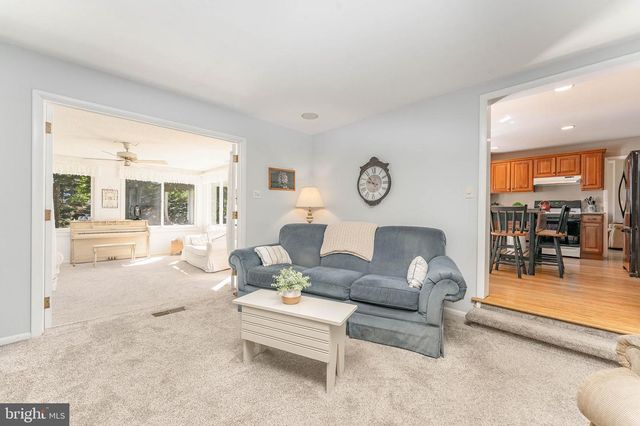 120 LAKEVIEW DR, Exton, PA 19341