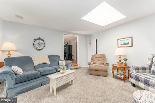 120 LAKEVIEW DR, Exton, PA 19341