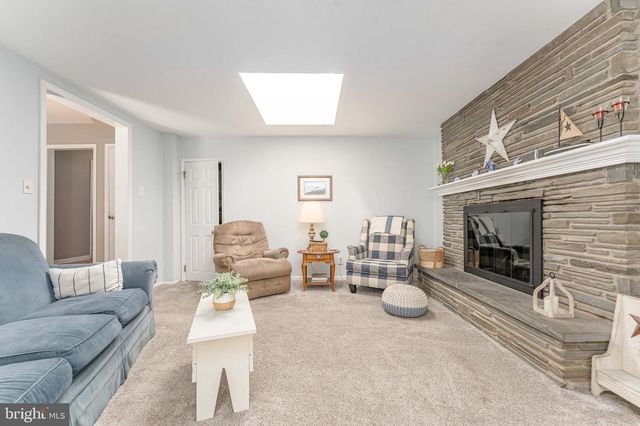 120 LAKEVIEW DR, Exton, PA 19341