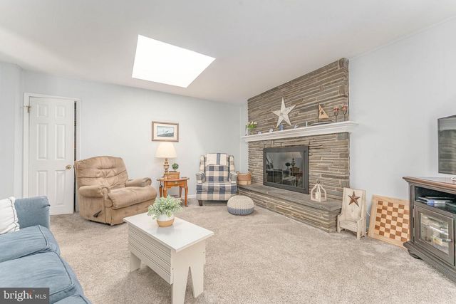 120 LAKEVIEW DR, Exton, PA 19341