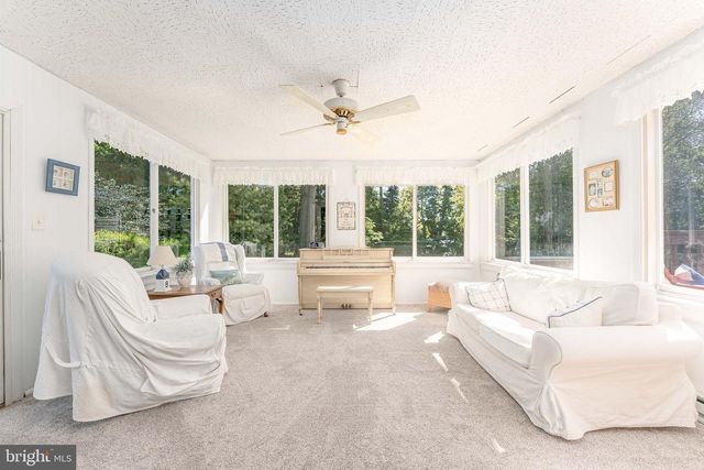 120 LAKEVIEW DR, Exton, PA 19341