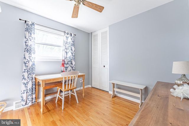 120 LAKEVIEW DR, Exton, PA 19341