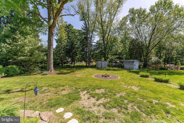 120 LAKEVIEW DR, Exton, PA 19341