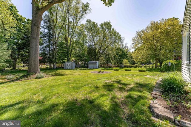 120 LAKEVIEW DR, Exton, PA 19341