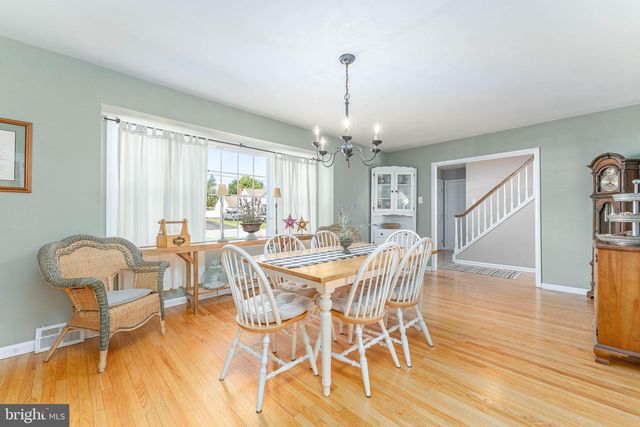 120 LAKEVIEW DR, Exton, PA 19341