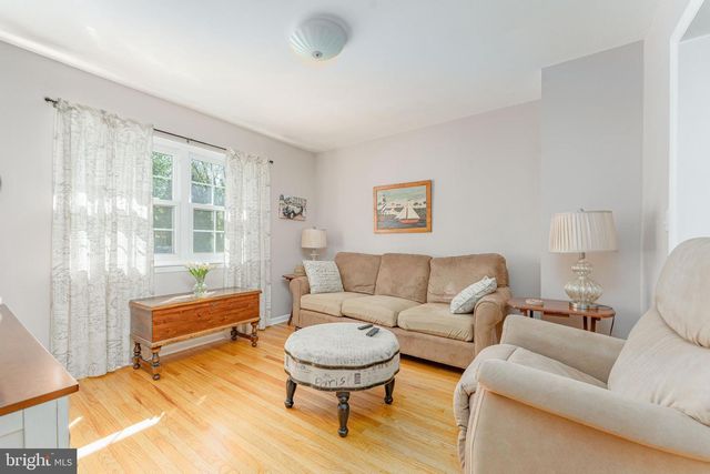 120 LAKEVIEW DR, Exton, PA 19341