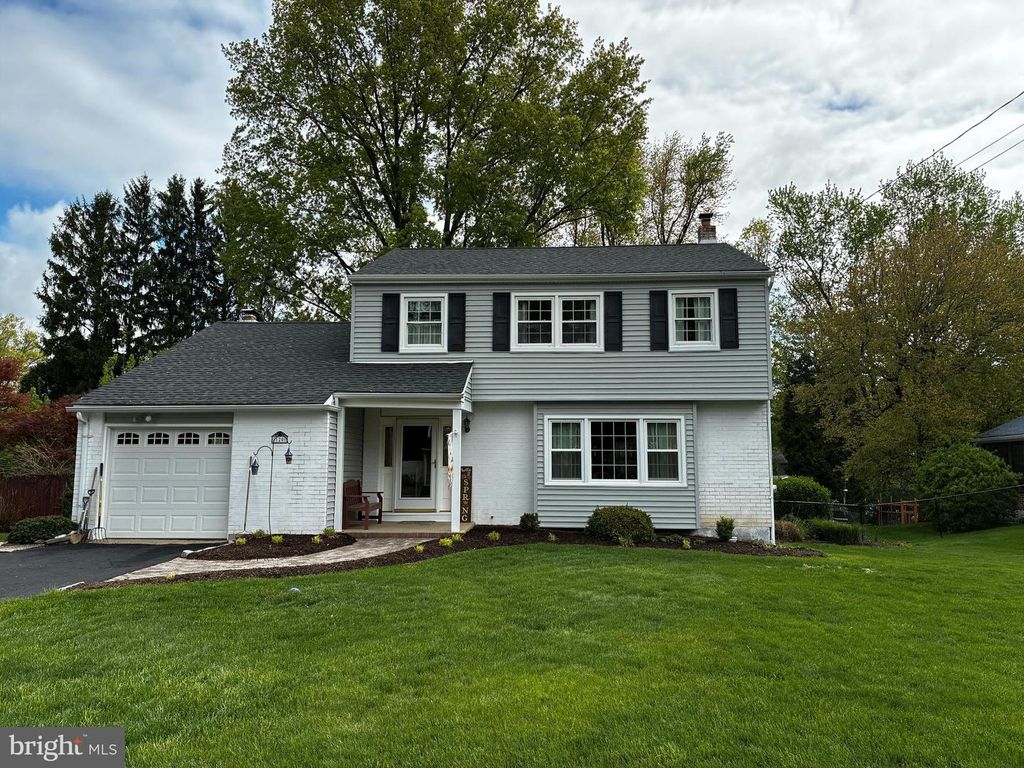 120 LAKEVIEW DR, Exton, PA 19341