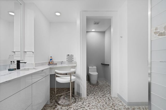 347 N New River Dr E Ph7, Fort Lauderdale, FL 33301