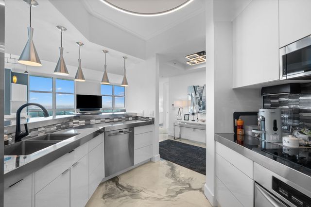 347 N New River Dr E Ph7, Fort Lauderdale, FL 33301