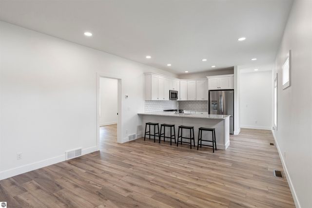 202 W Carpenter Street, Charlevoix, MI 49720