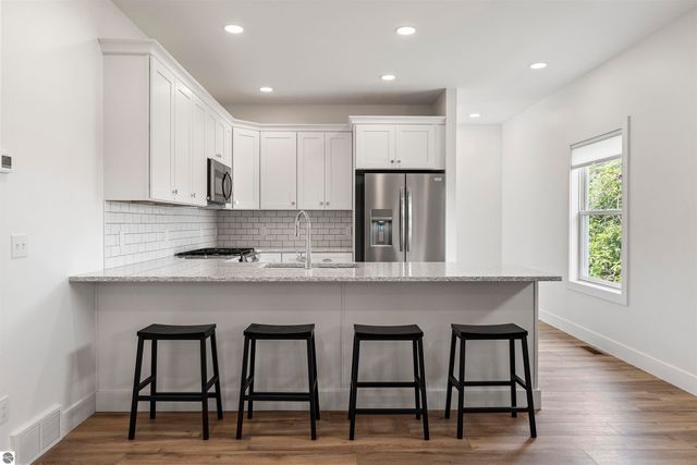 202 W Carpenter Street, Charlevoix, MI 49720