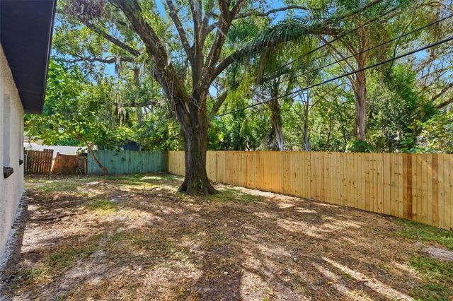 8904 TUPELO DRIVE, Tampa, FL 33637