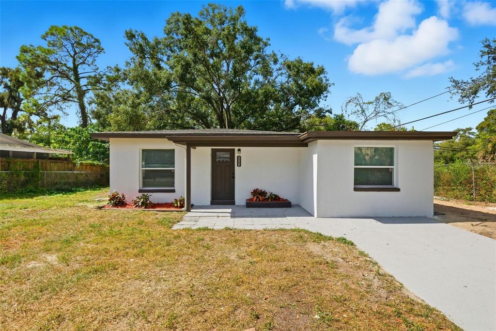 8904 TUPELO DRIVE, Tampa, FL 33637