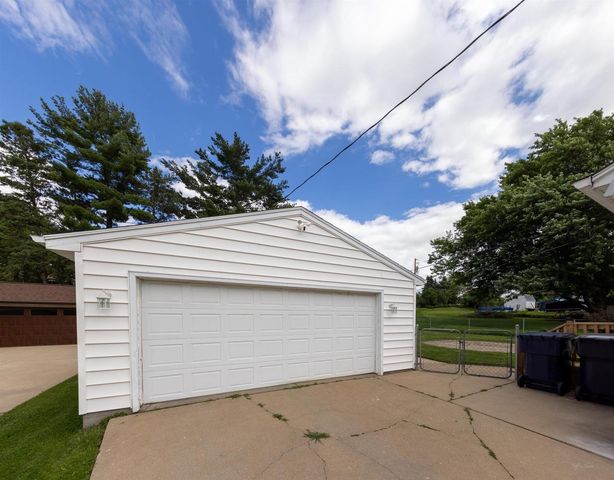 1021 S Terrace Street, Janesville, WI 53546