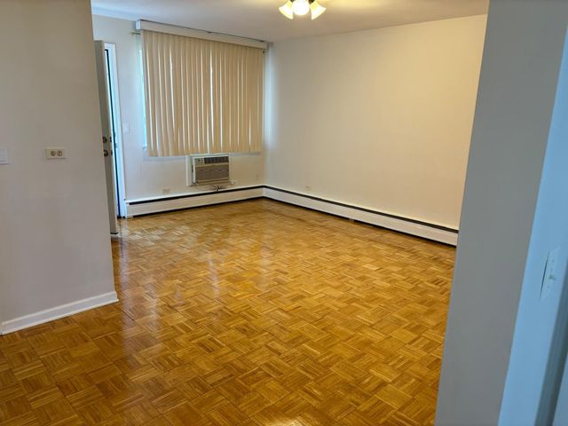 1509 Brown Street 11E, Des Plaines, IL 60016