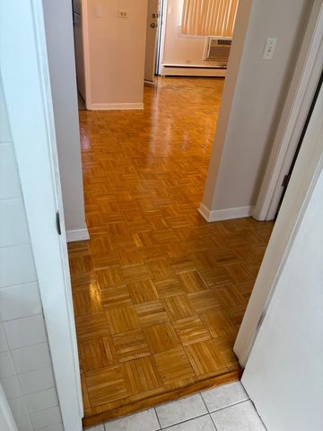1509 Brown Street 11E, Des Plaines, IL 60016