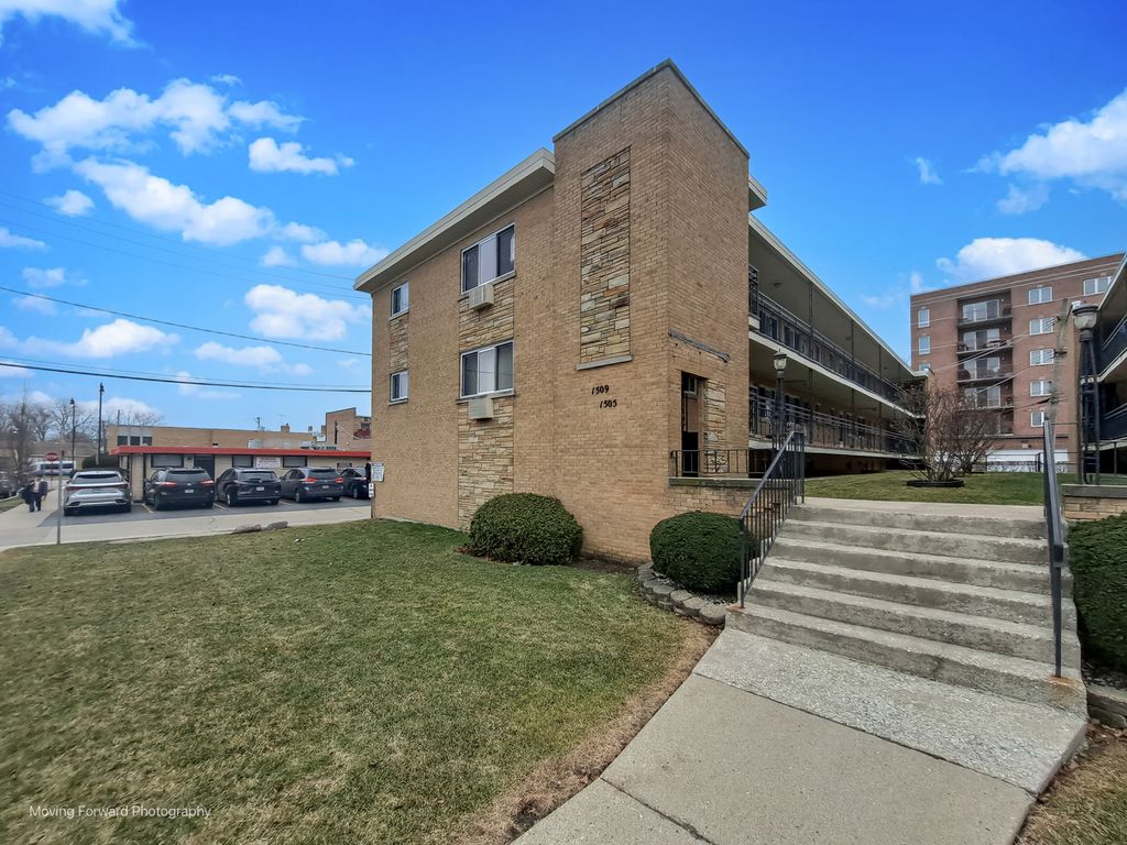1509 Brown Street 11E, Des Plaines, IL 60016