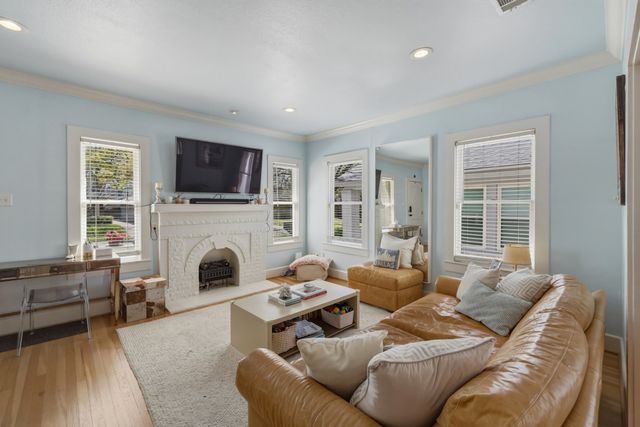 5247 Goodwin Avenue, Dallas, TX 75206