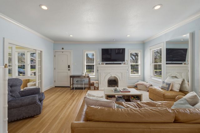 5247 Goodwin Avenue, Dallas, TX 75206