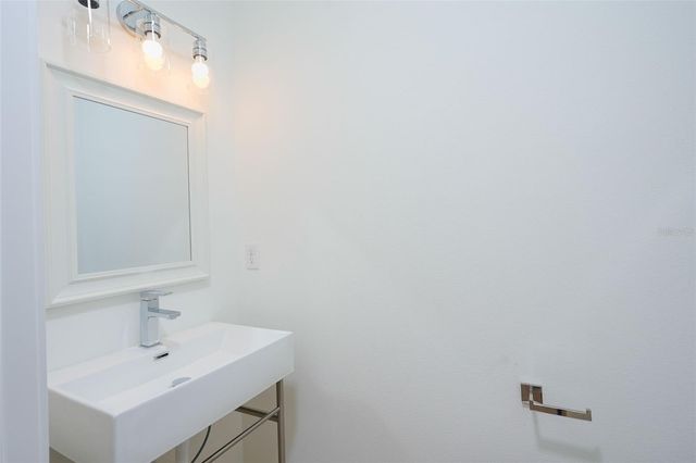 17460 MACASSAR ROAD, Weeki Wachee, FL 34614