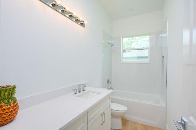 17460 MACASSAR ROAD, Weeki Wachee, FL 34614