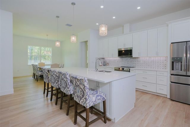 17460 MACASSAR ROAD, Weeki Wachee, FL 34614