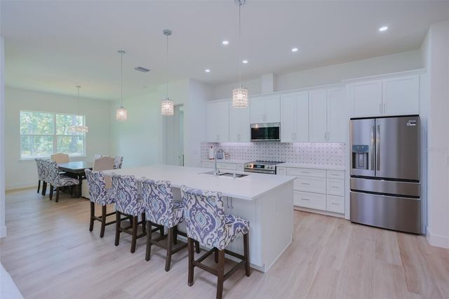 17460 MACASSAR ROAD, Weeki Wachee, FL 34614
