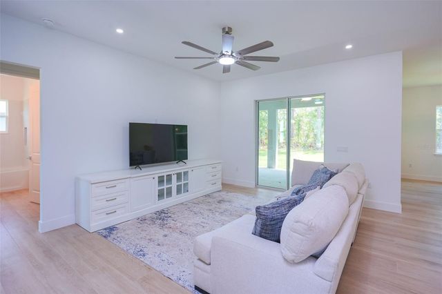17460 MACASSAR ROAD, Weeki Wachee, FL 34614