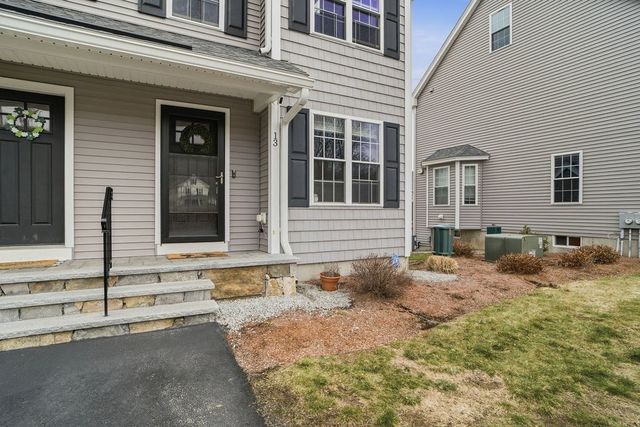 13 Grace Way 79, Tyngsborough, MA 01879
