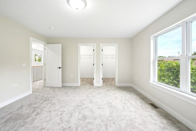 249 E Kenilworth Avenue, Villa Park, IL 60181