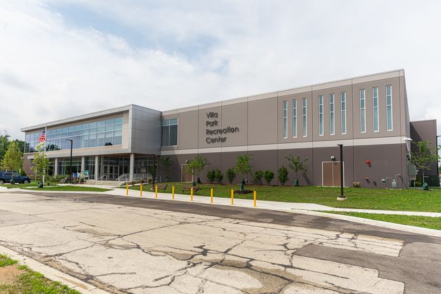 249 E Kenilworth Avenue, Villa Park, IL 60181