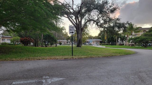 4401 MARTINIQUE Court D4, Coconut Creek, FL 33066