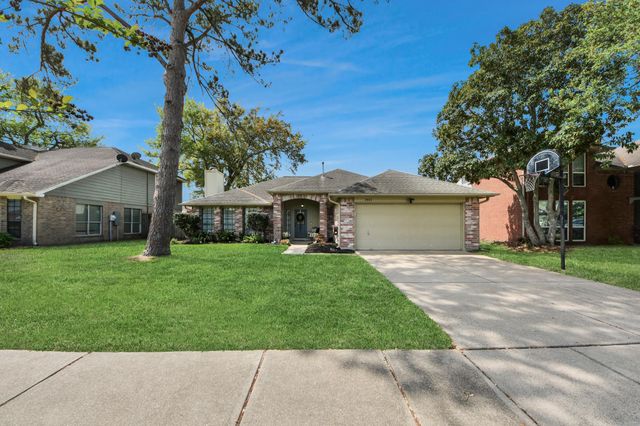 2003 Edinburg Avenue, League City, TX 77573