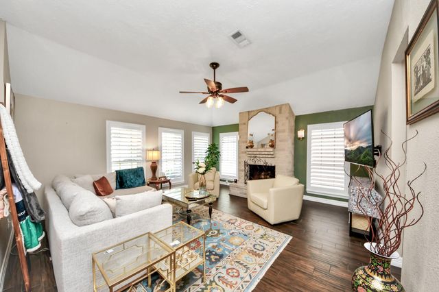 2003 Edinburg Avenue, League City, TX 77573